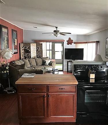 4th image of 3061 Cross Creek Ct