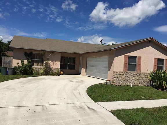 2nd image of 6058 Bluegrass Cir