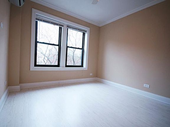 2nd image of 3834 N Sheffield Ave APT 303