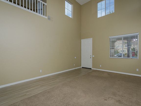 5th image of 695 Glasgow Ct
