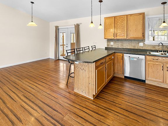 2nd image of 56 Cedar Breeze S