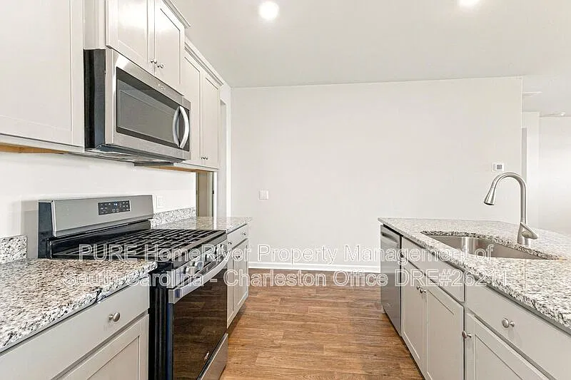 4 bed, 2.0 bath, 1774 sqft, $2,460 — Photo 3