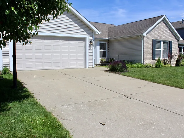 4121 Langley Dr — Photo 35