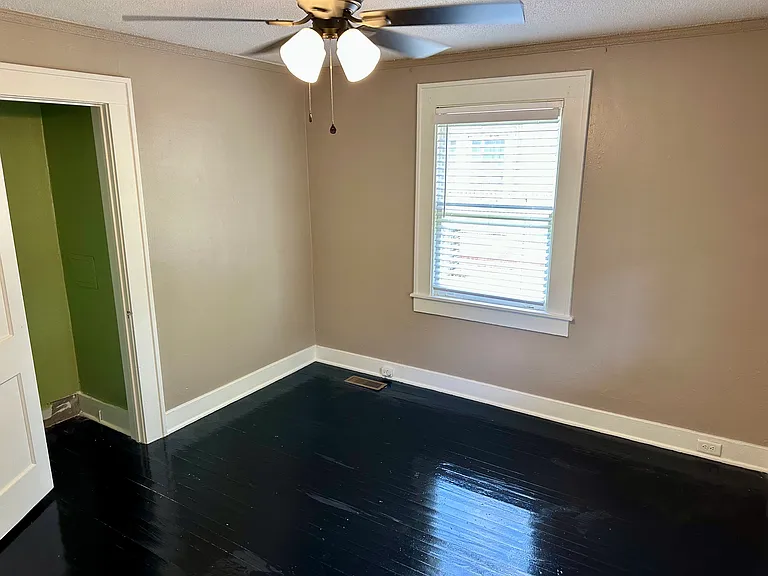 2120 Thornlee Dr — Photo 13