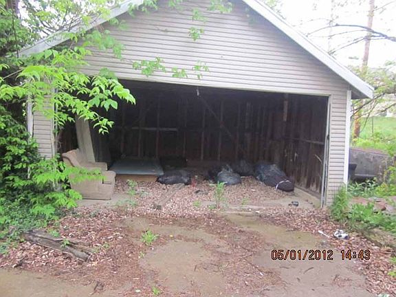 3rd image of 1939 Catalpa Dr