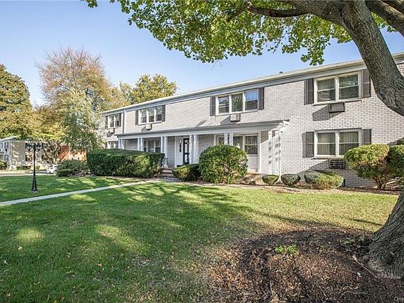 2nd image of 43 Bon Aire Cir APT 8016