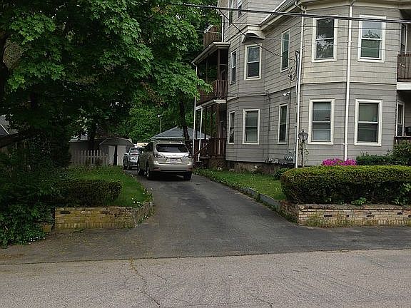 3rd image of 56 Snell Ave