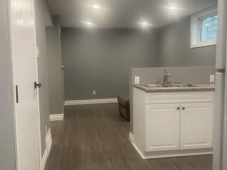 1 Joyce Pl #BASEMENT — Photo 5