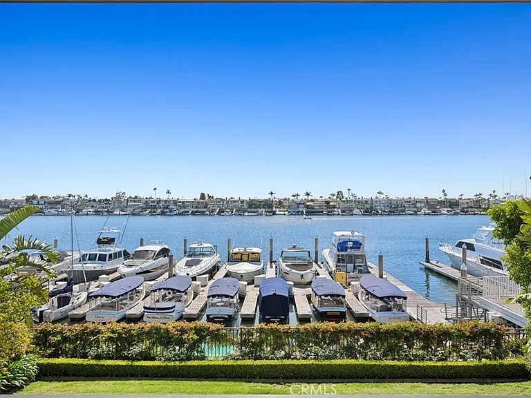 2572 Bayshore Dr — Photo 43