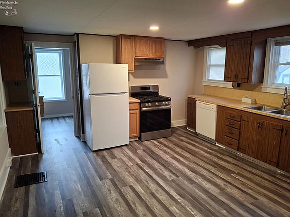 5th image of 98 Milan Ave