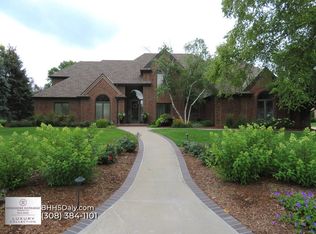 2215 Stagecoach Rd, Grand Island, NE 68801