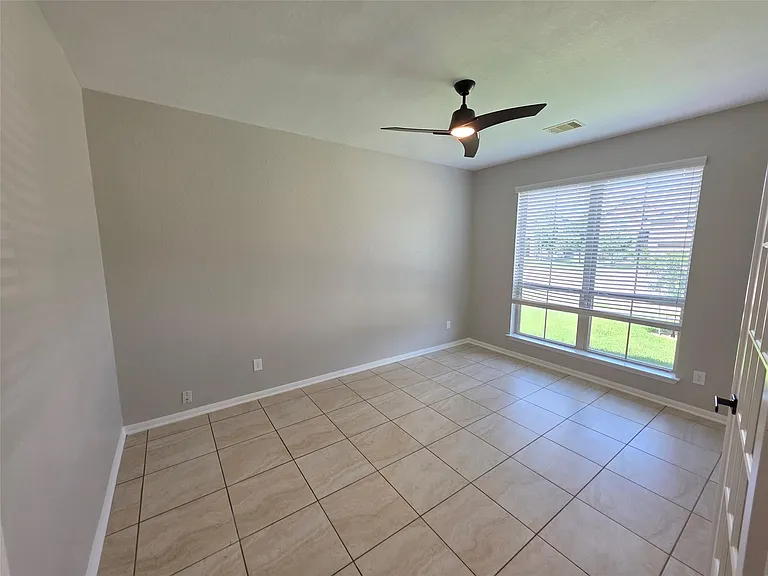 4427 Garden Ridge Ct — Photo 4