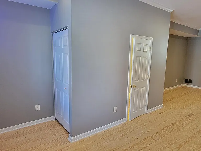 926 S Hanover St — Photo 15