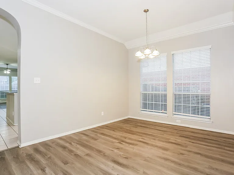 4617 Seneca Dr — Photo 6