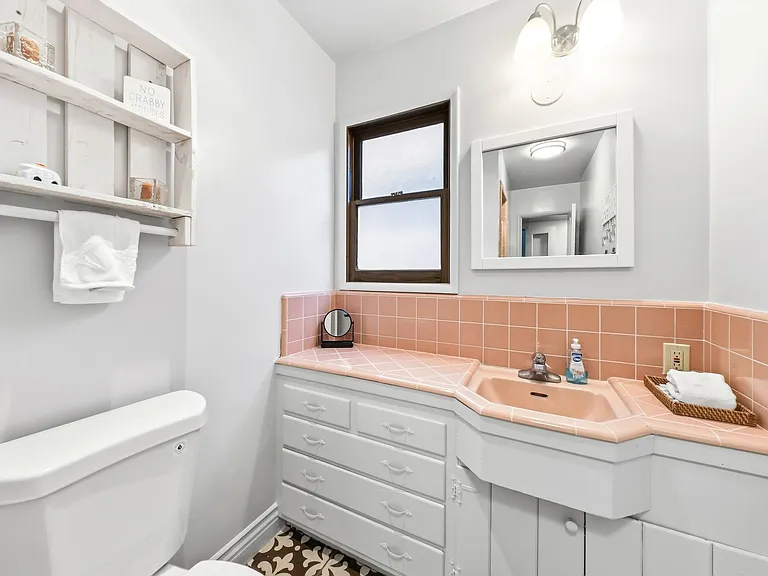 2104 E Ocean Blvd — Photo 19