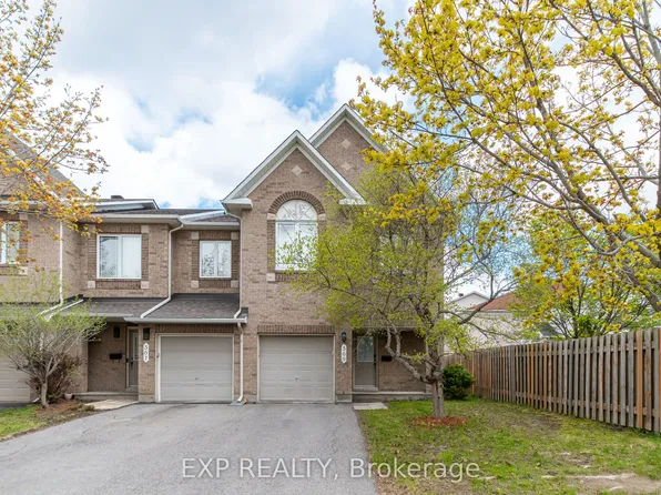 569 Aquaview Dr, Ottawa, ON K4A 4V4