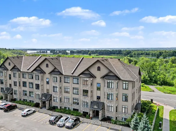 10 Prestige Cir #7, Ottawa, ON K4A 0W9