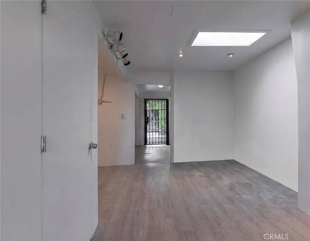 2 bed, 2080 sqft, $3,850 — Photo 2