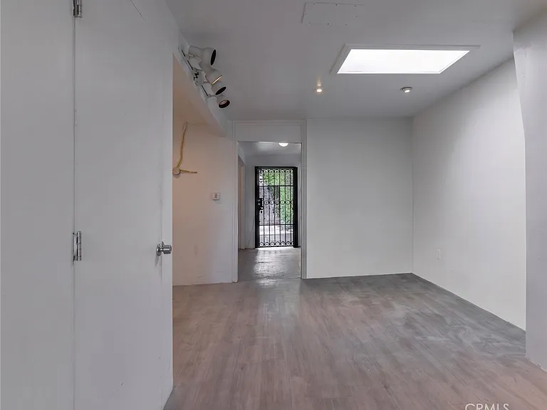 2172 Pacific Ave — Photo 2