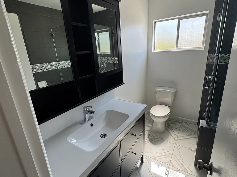 1027 N Stanley Ave #6 — Photo 6