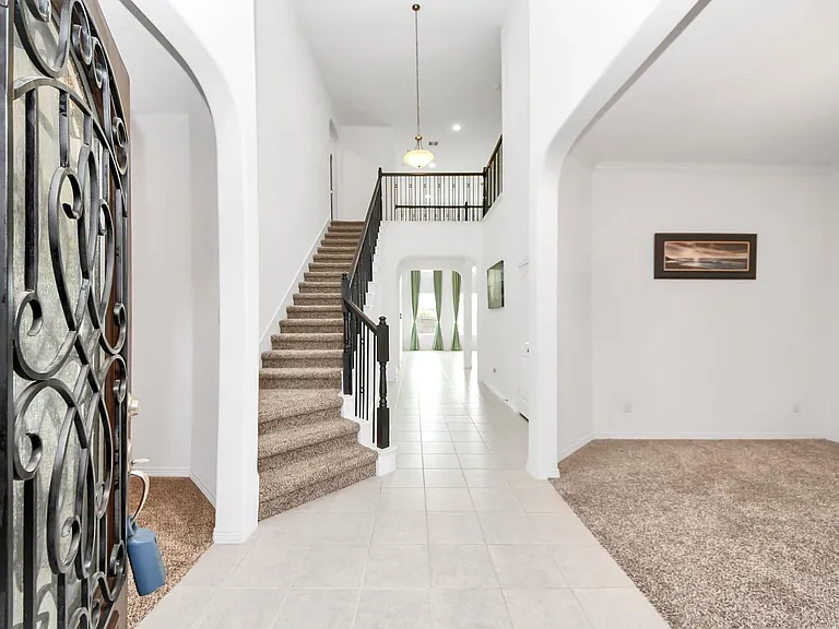 2210 Captain Davis Dr — Photo 3
