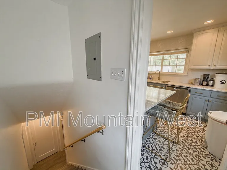 2122 S 1800 E — Photo 46