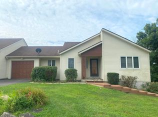 213 E Windsor Rd, Saylorsburg, PA 18353