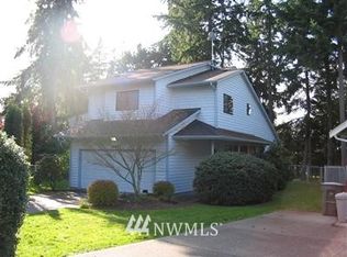 1949 NE Ridgewood St, Poulsbo, WA 98370
