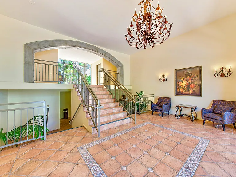 The Brentwood Tuscany — Photo 6