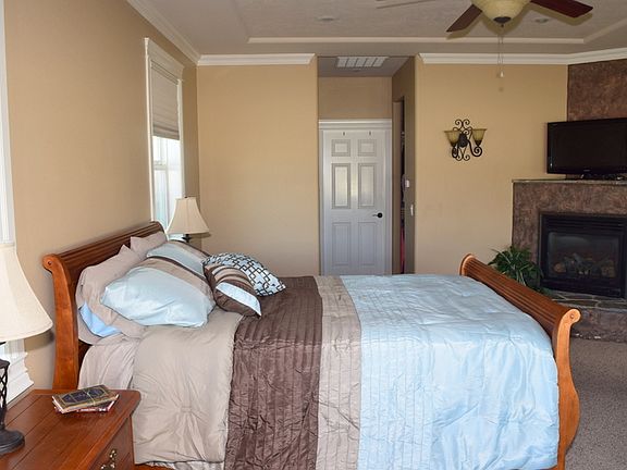 Master Bedroom w/Fireplace