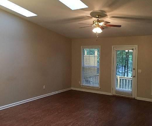 Grandroom with skylights