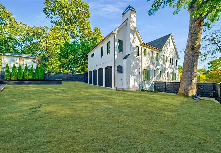 538 Park Dr NE — Photo 62