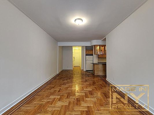 3rd image of 4330 46th St APT 4L