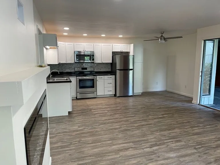 University Park Apartments near Cornell University — Photo 256