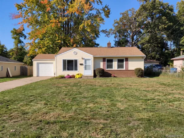641 Kendalwood St NE, Grand Rapids, MI 49505