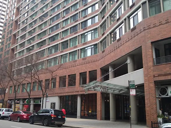 211 E Ohio St APT 2817, Chicago, IL 60611