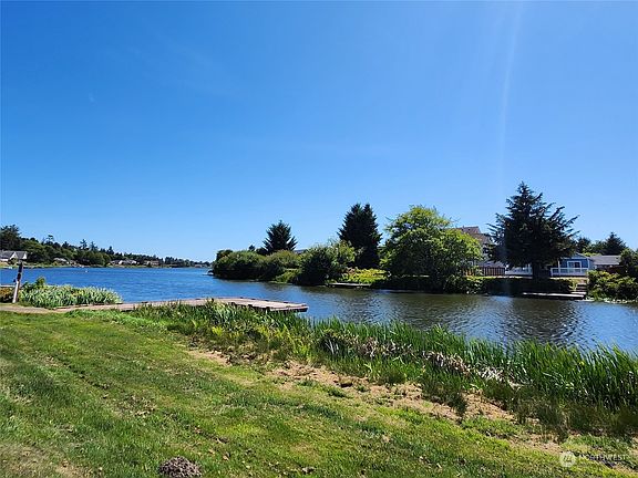 5th image of 563 Duck Lake Drive