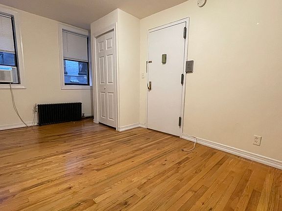 4th image of 213 1/2 W 16th St #Too