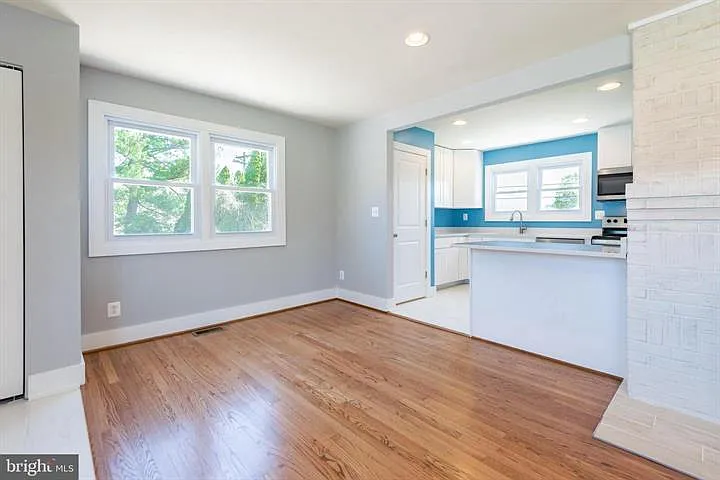105 Meadow Rd — Photo 9