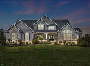 9011 Mulberry Pointe, Brecksville, OH 44141