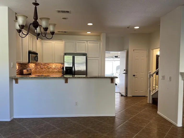 1800 E Lakeshore Dr #504 — Photo 7