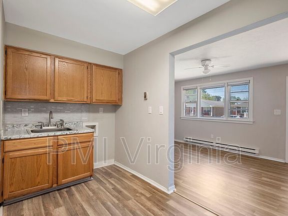 4th image of 1615 Cardigan St #A