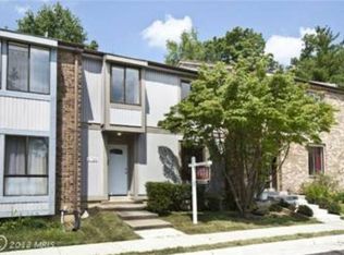 8728 Ridge Hollow Ct, Springfield, VA 22152