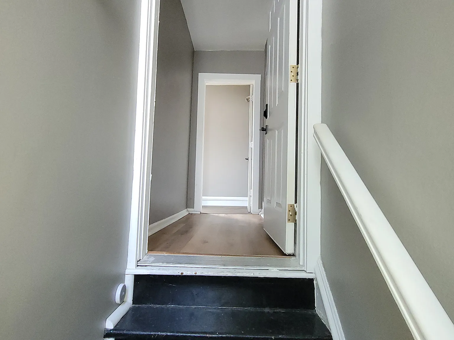 3014 California St NE — Photo 2