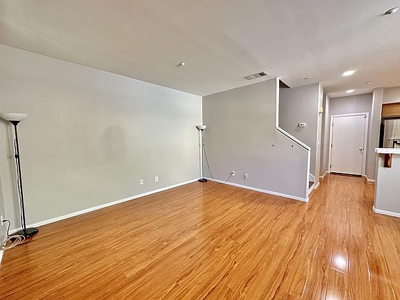 4th image of 4300 Newton Ave Unit 70