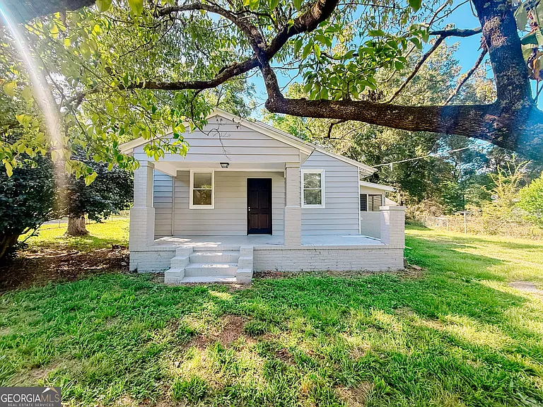 212 Cordele Ave — Photo 1
