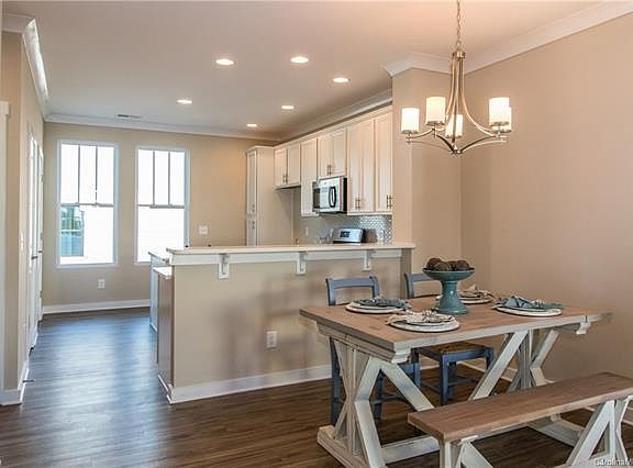 3rd image of 129D Capital Ave #404
