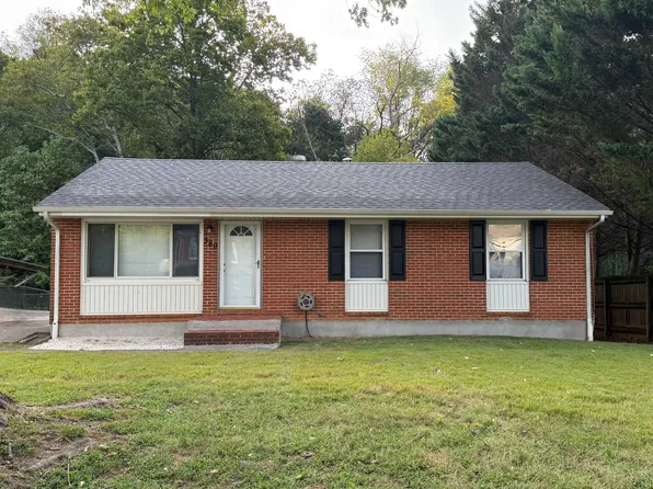 380 Clubhouse Dr, Roanoke, VA 24019
