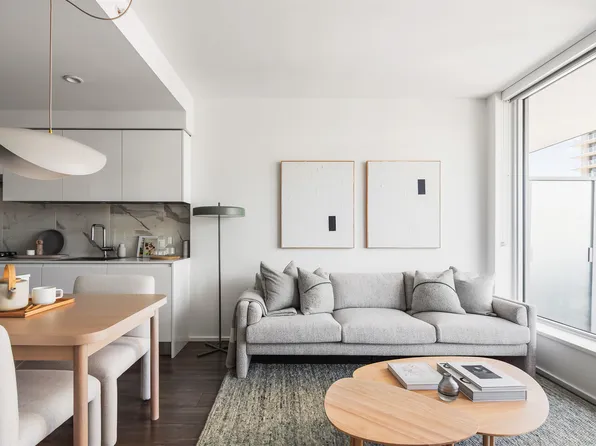 3888 Evergreen Pl #2503, Burnaby, BC V3J 0M3