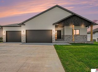 7315 Isidore Dr, Lincoln, NE 68516